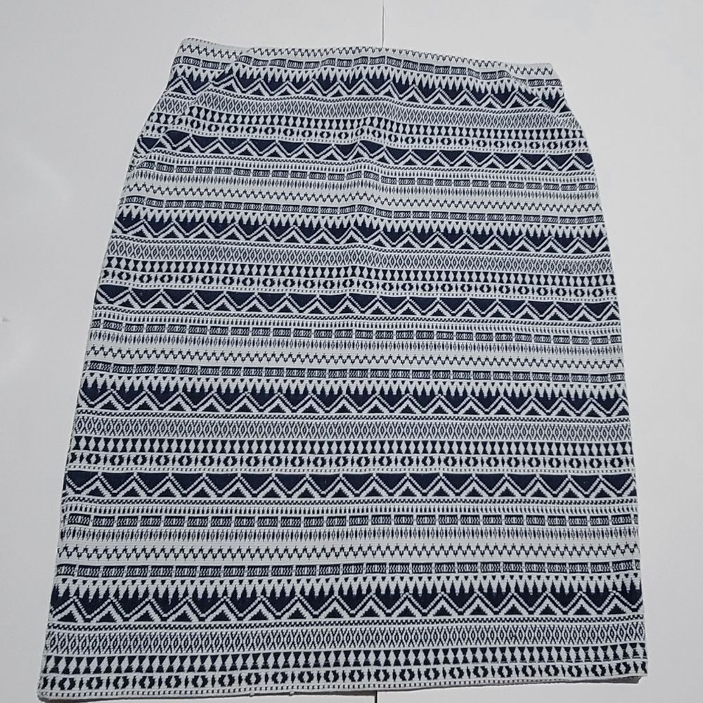 RD Style Brand Size Medium Elastic Waist Stretch Material Skirt
